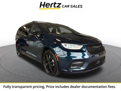 Used 2025 Chrysler Pacifica Limited