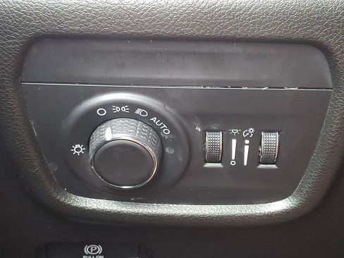 Used 2021 Jeep Grand Cherokee L Laredo AWD/4WD image 27