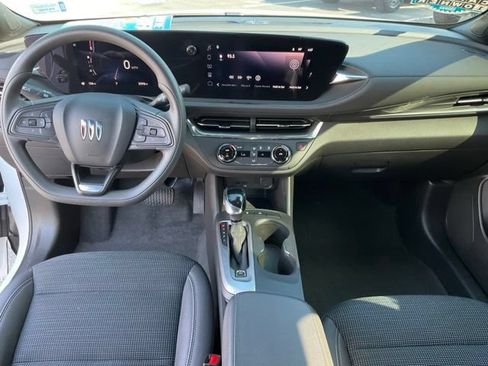 Used 2026 Buick Envista Preferred FWD image 4