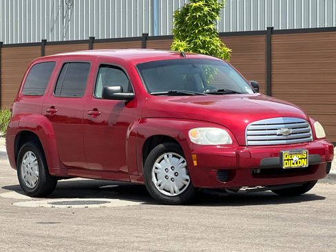 Used 2010 Chevrolet HHR LS FWD image 2