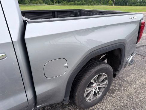 Used 2025 GMC Sierra 1500 SLT AWD/4WD image 14