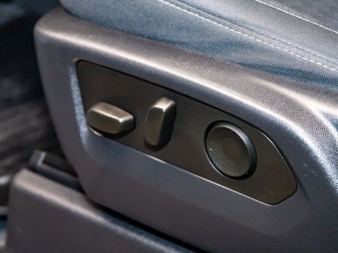 Used 2023 GMC Sierra 1500 Elevation image 21