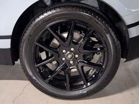 New 2026 Land Rover Range Rover Velar Dynamic SE image 10