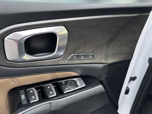 New 2025 Kia Sorento SX Prestige w/ Olive Brown Leather Package image 37