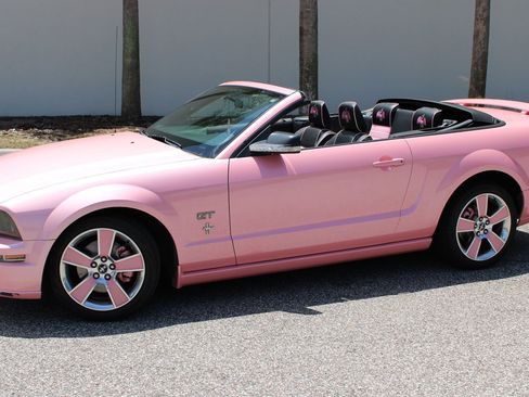 Used 2006 Ford Mustang GT RWD image 7