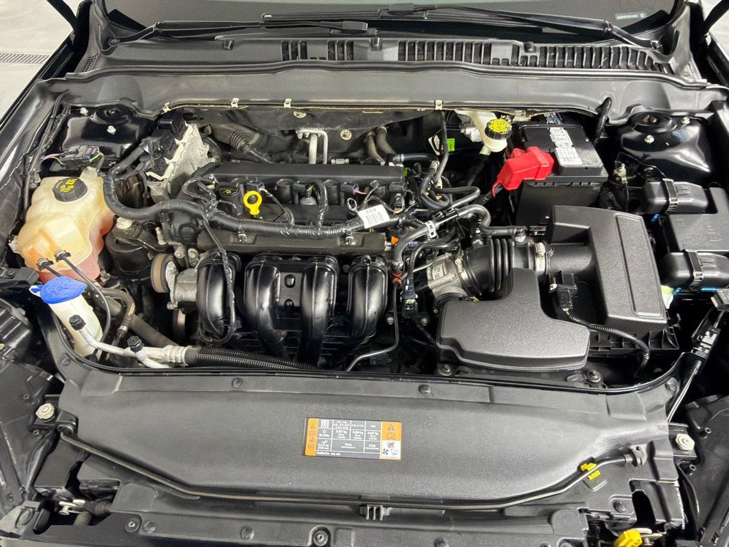 Used 2016 Ford Fusion SE FWD image 23