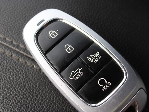 Used 2024 Hyundai Santa Cruz Limited AWD/4WD image 13