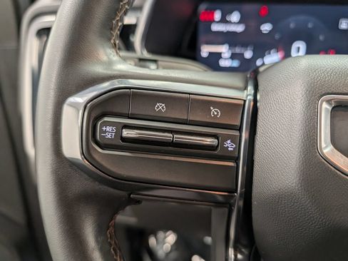 Used 2024 GMC Canyon AT4 w/ Technology Package AWD/4WD image 20