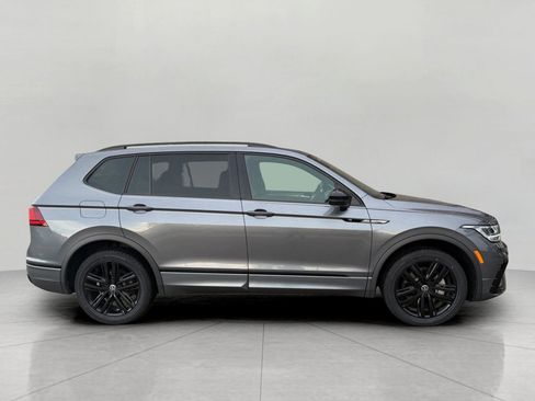 Used 2022 Volkswagen Tiguan SE R-Line AWD/4WD image 14