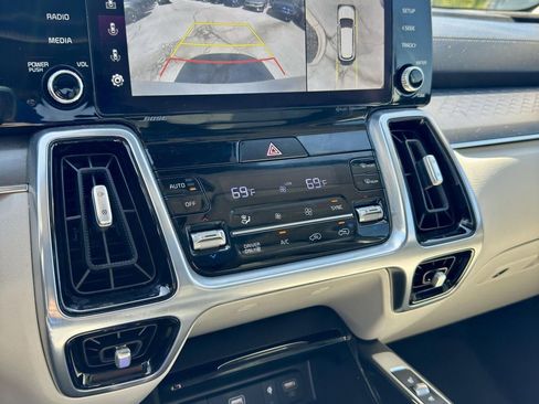 Used 2023 Kia Sorento SX Prestige w/ Panoramic Sunroof Package AWD/4WD image 22