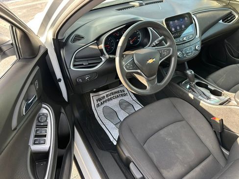 Used 2020 Chevrolet Malibu LS image 25