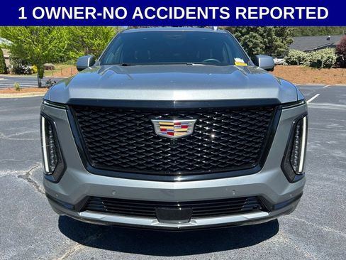 Used 2025 Cadillac Escalade Sport Platinum w/ LPO, Floor Liner Package AWD/4WD image 15
