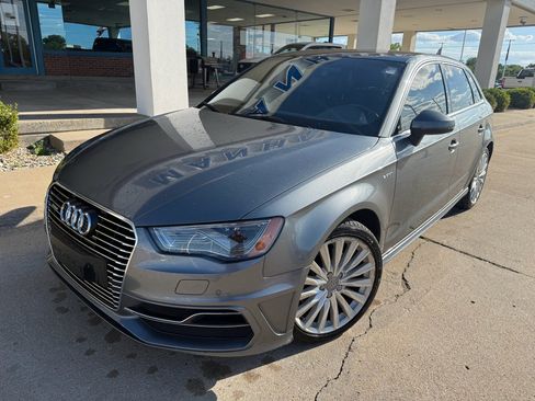 Used 2016 Audi A3 e-tron Premium Plus w/ Premium Plus Package FWD image 2
