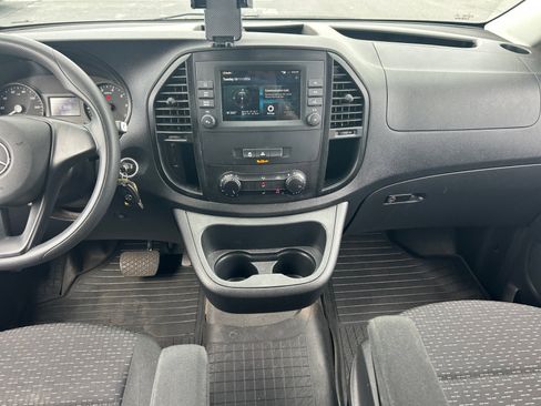 Used 2021 Mercedes-Benz Metris image 18