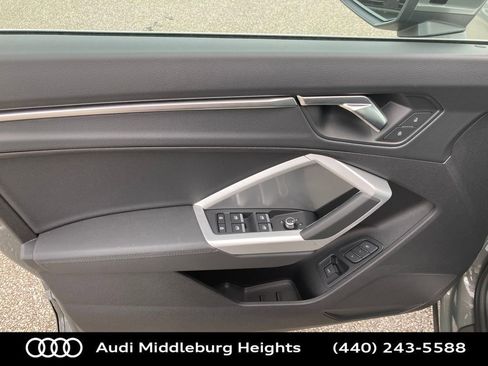 Certified 2025 Audi Q3 2.0T Premium image 9
