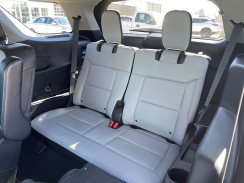 Used 2021 Ford Explorer XLT w/ Equipment Group 202A image 14