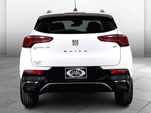Used 2024 Buick Encore GX Sport Touring image 3