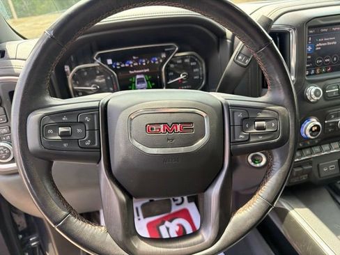 Used 2020 GMC Sierra 2500 AT4 w/ AT4 Premium Package AWD/4WD image 14
