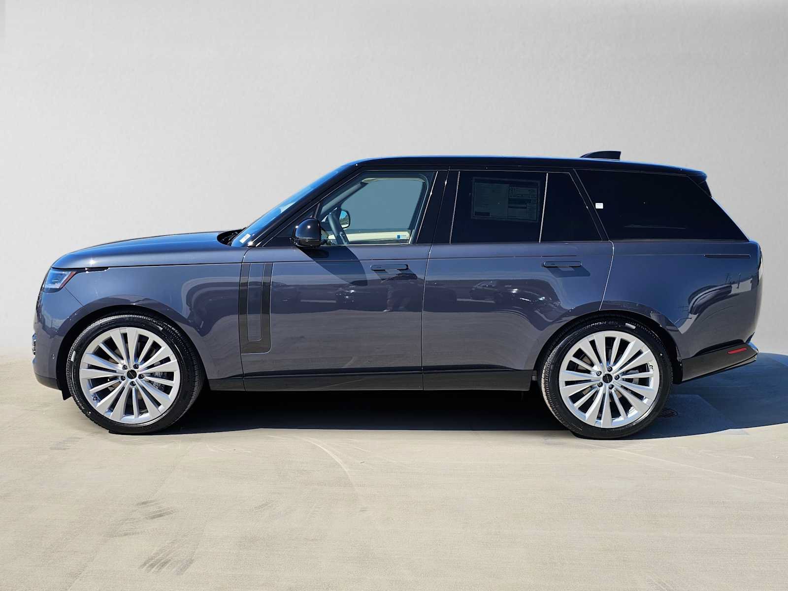 New 2026 Land Rover Range Rover SE AWD/4WD image 2