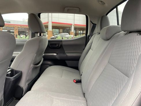 Used 2020 Toyota Tacoma SR5 image 9