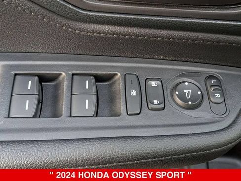 Used 2024 Honda Odyssey Sport image 12