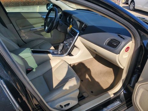 Used 2012 Volvo S60 T5 image 5