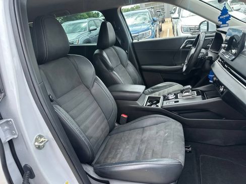 Used 2023 Mitsubishi Outlander SE FWD image 25