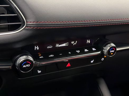 New 2026 MAZDA MAZDA3 Carbon image 28