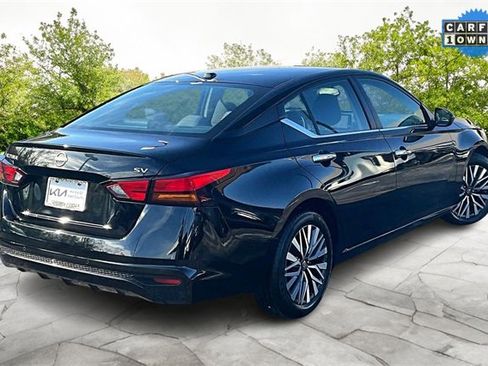 Used 2023 Nissan Altima 2.5 SV image 2