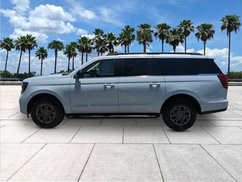 Used 2025 Ford Expedition Max Active RWD image 4