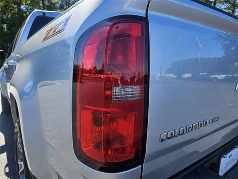 Used 2017 Chevrolet Colorado Z71 image 7
