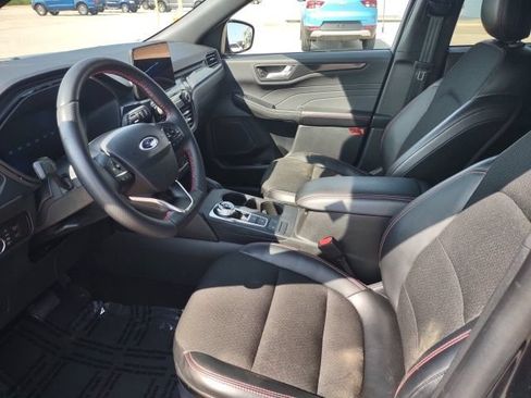 Used 2025 Ford Escape ST-Line Select AWD/4WD image 12