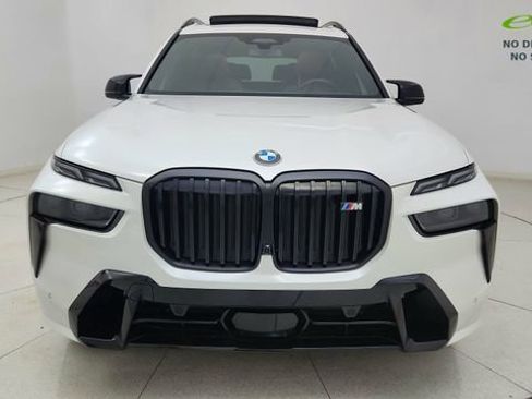 Used 2025 BMW X7 M60i AWD/4WD image 8
