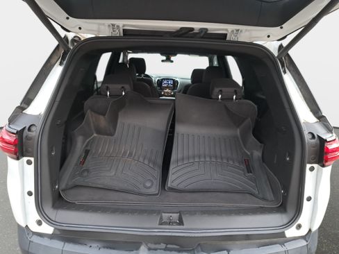 Used 2022 Chevrolet Traverse LT FWD image 13