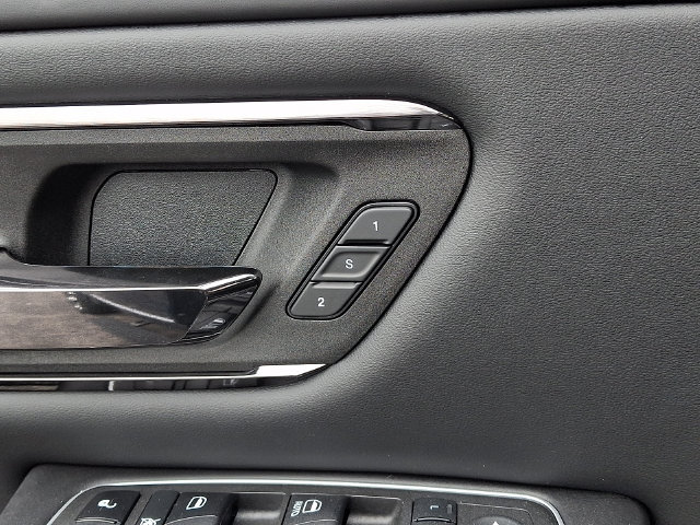 Used 2022 RAM 1500 Limited w/ Body Color Bumper Group AWD/4WD image 27