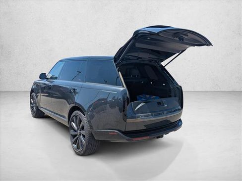 Used 2024 Land Rover Range Rover SV AWD/4WD image 7
