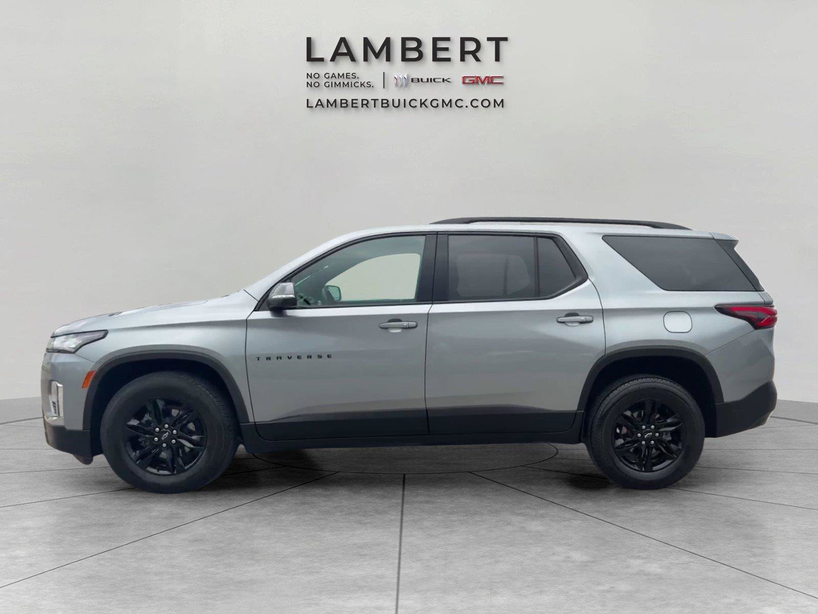 Used 2023 Chevrolet Traverse LT w/ Midnight/Sport Edition AWD/4WD image 2