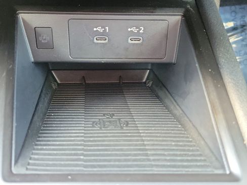 Certified 2025 Nissan Kicks SV image 30