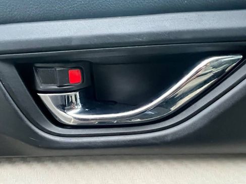 Used 2019 Subaru Ascent Premium image 9