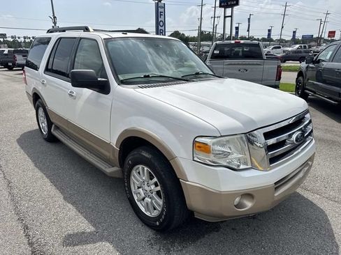Used 2014 Ford Expedition XLT w/ Equipment Group 202A RWD image 3