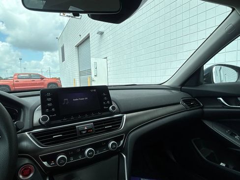 Used 2018 Honda Accord LX image 14