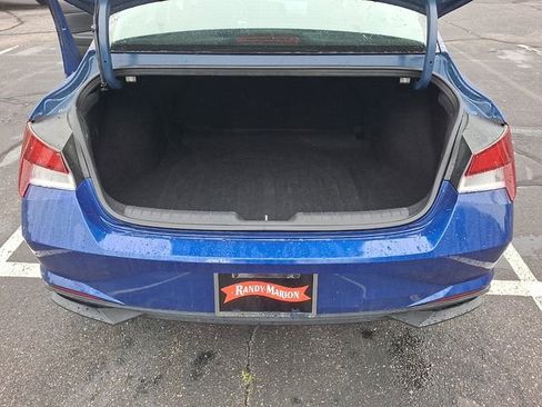 Used 2021 Hyundai Elantra SE FWD image 29