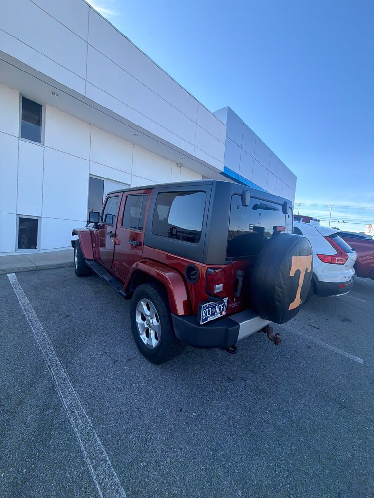 Used 2014 Jeep Wrangler Unlimited Sahara w/ Connectivity Group AWD/4WD image 8