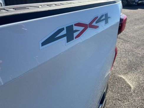 Used 2025 Chevrolet Silverado 1500 LT image 10