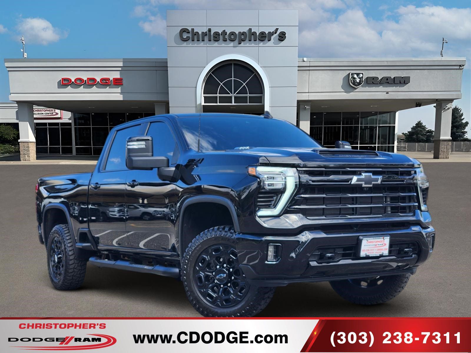 Used 2024 Chevrolet Silverado 2500 LT w/ Midnight Edition AWD/4WD image 1