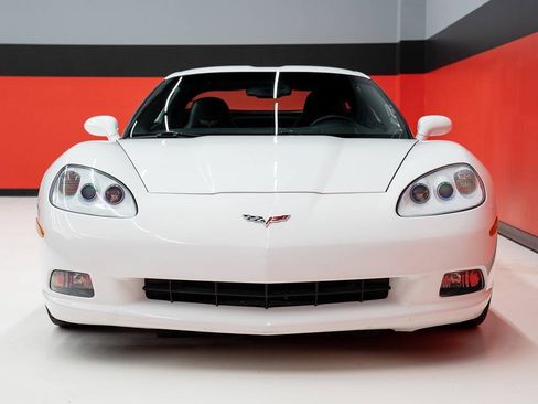 Used 2009 Chevrolet Corvette Coupe w/ Z51 Performance Package RWD image 60