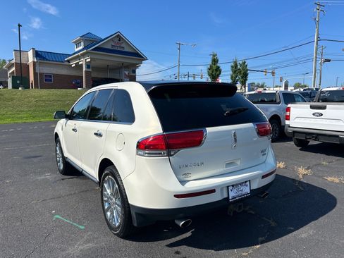 Used 2013 Lincoln MKX AWD image 11