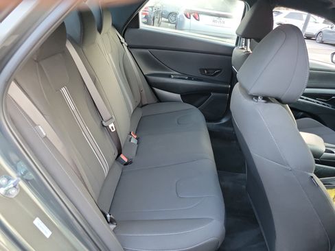 Certified 2025 Hyundai Elantra SEL FWD image 22