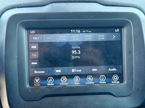 Used 2020 Jeep Renegade Latitude w/ Cold Weather Group AWD/4WD image 14