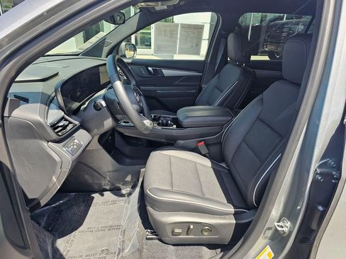 Used 2025 Buick Enclave Preferred w/ Power Package AWD/4WD image 59